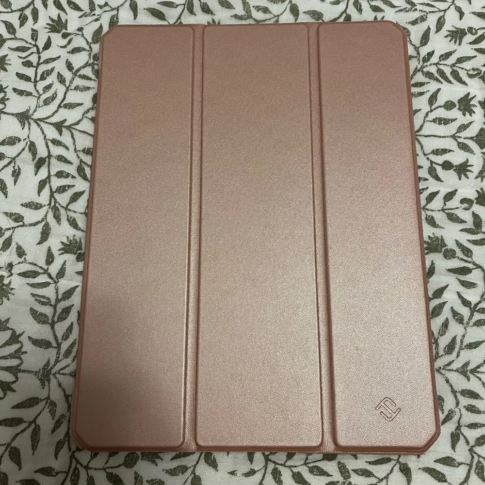 Rose gold iPad Air